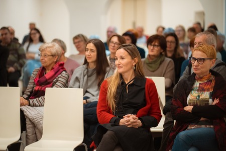 Pogovor Petre Lesjak Tušek z ilustratorjem Cirilom Horjakom (6)